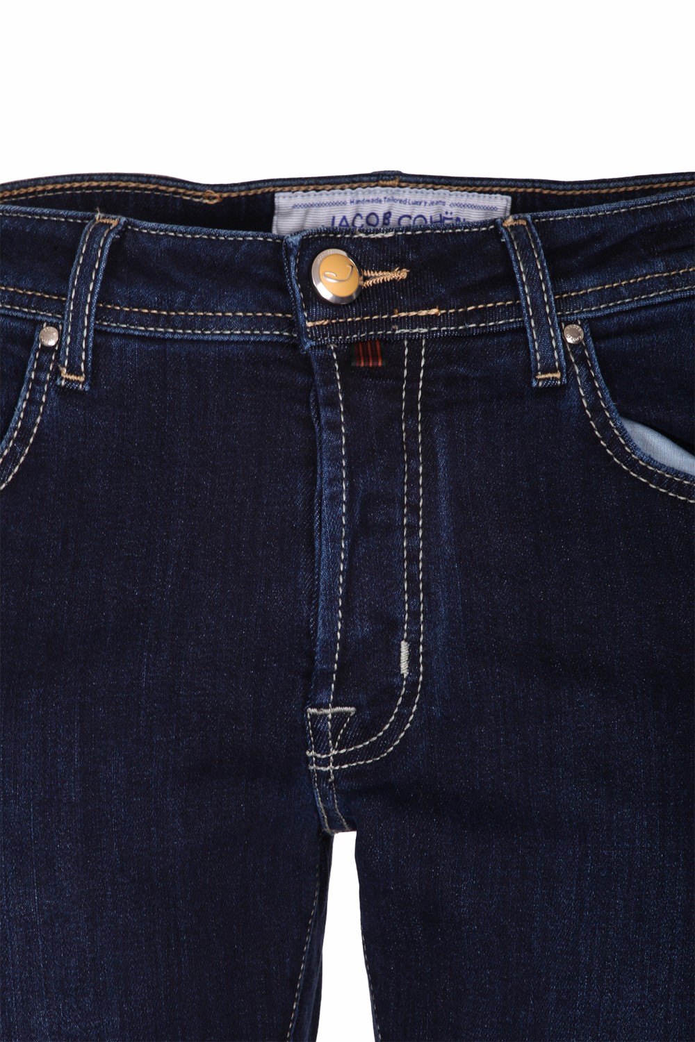 shop JACOB COHEN Saldi Jeans: Jacob Cohen jeans a gamba dritta in cotone blu.
Chiusura con zip e bottone.
Modello cinque tasche.
Lunghezza alla caviglia.
Composizione: 95% cotone 3% poliestere 2% elastan.
Made in Italy.. J688 COMF 00709 W-001 number 5990267